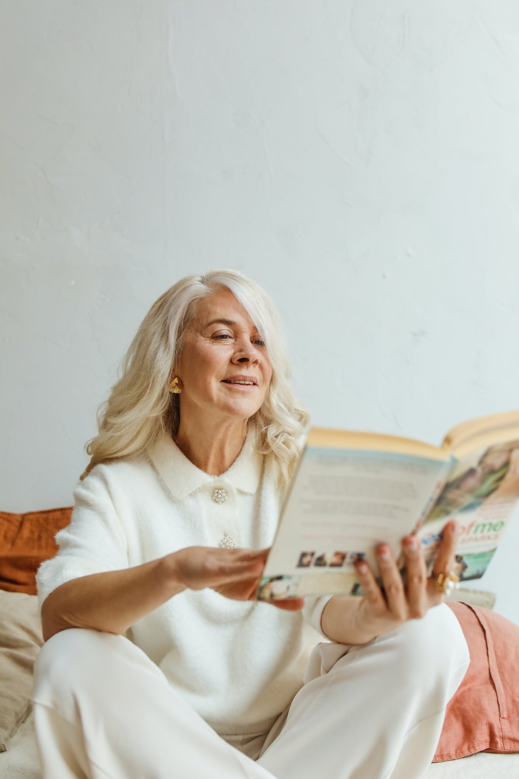 "Não perca tempo! Antecipe seu precatório hoje mesmo e junte-se aos mais de 5.000 clientes satisfeitos que já receberam seus valores de forma rápida e segura. Com mais de 20 anos de experiência, oferecemos um processo simples, sem burocracia, para que você possa desfrutar do seu dinheiro sem esperar anos na fila do governo. Aproveite esta oportunidade exclusiva por tempo limitado!"